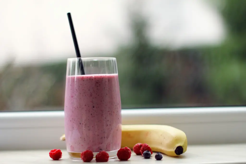 unsplash_hsTwPUzFegQ_smoothie.webp
